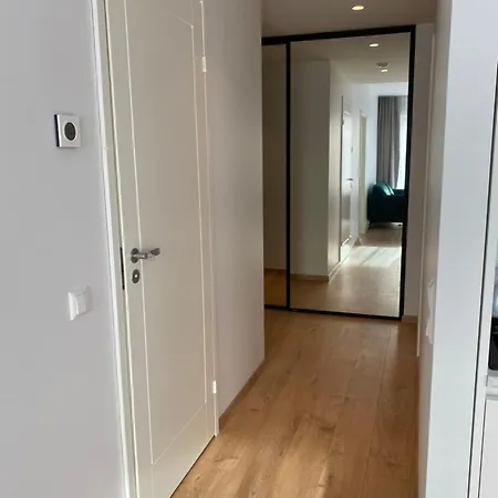 Apartment Spacious Next To National Museum