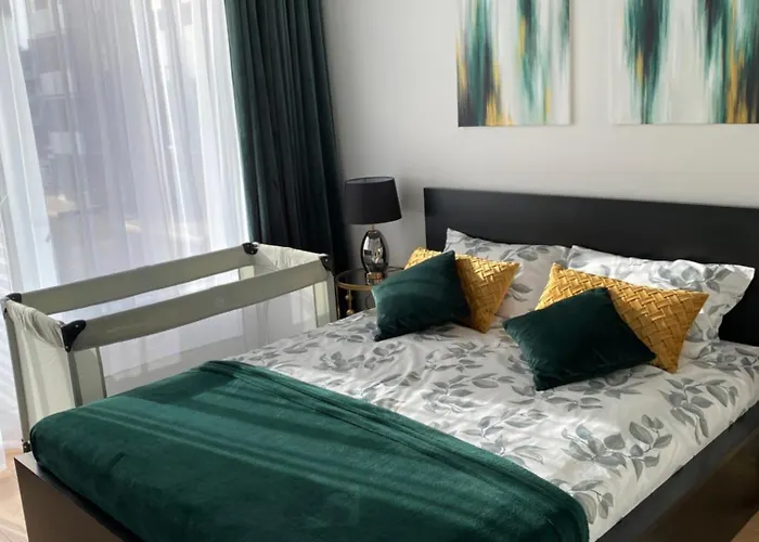 Spacious Next To National Museum Apartment