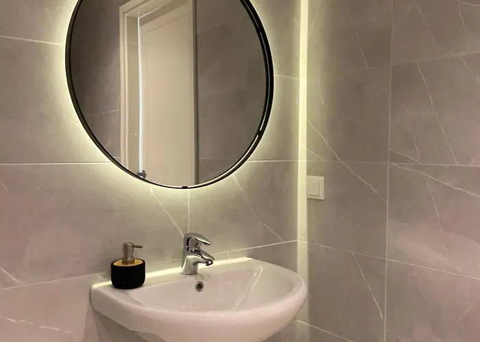 Spacious Next To National Museum Apartment