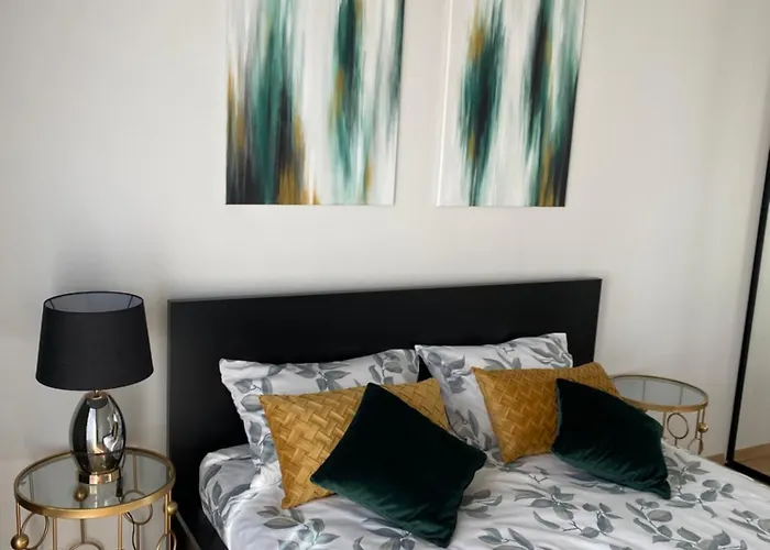 Spacious Next To National Museum